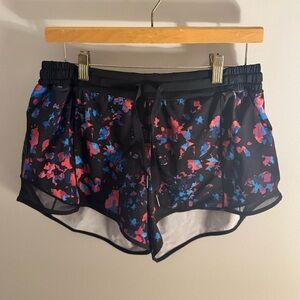 Lululemon Hotty Hot Low Rise Shorts | Dandy Digie Multi / Black Rare size 10